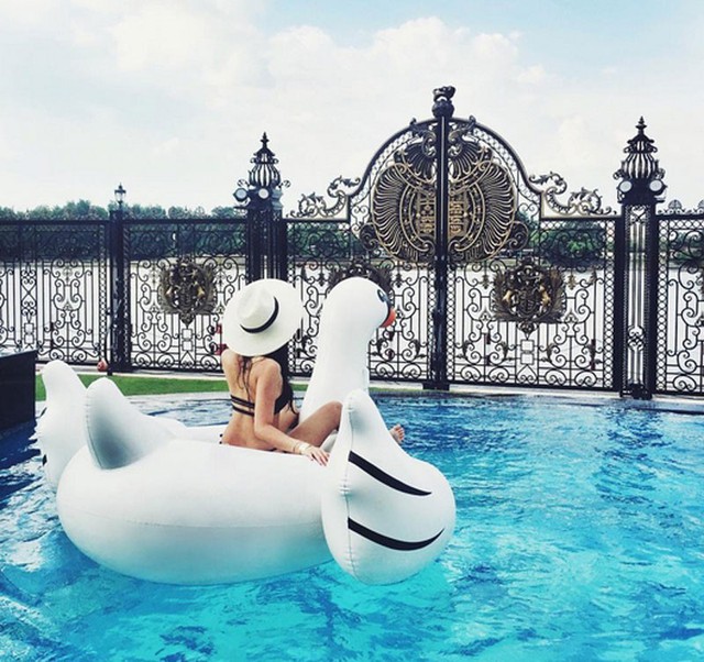 Khoảnh khắc chưa từng được công bố của em chồng Tăng Thanh Hà hé lộ sự giàu có của gia đình từ 20 năm trước-20