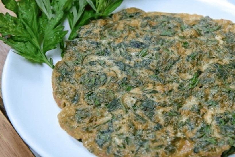 Vì sao phụ nữ mang thai 3 tháng đầu không nên ăn rau ngải cứu?-2