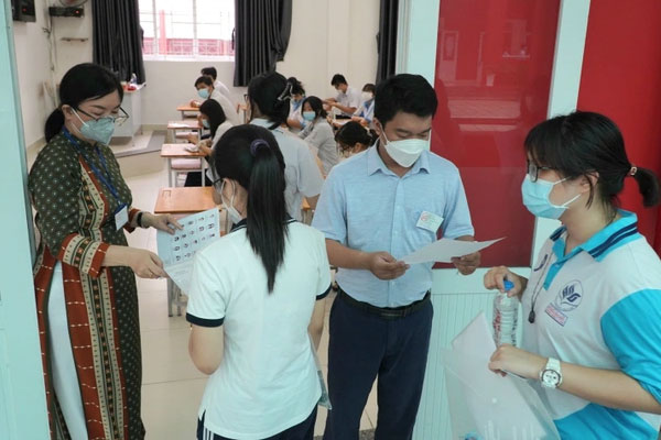 Năm sau nếu không đỗ đại học, thí sinh sẽ phải học lại cấp 3?-2