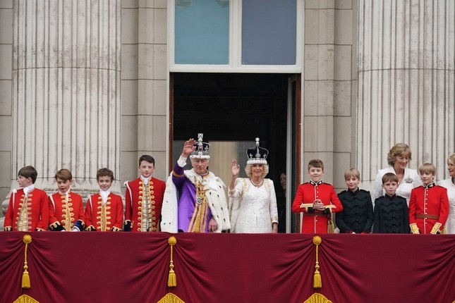 Vua Charles và Hoàng hậu Camilla làm gì vào đêm trước lễ đăng cơ?-1
