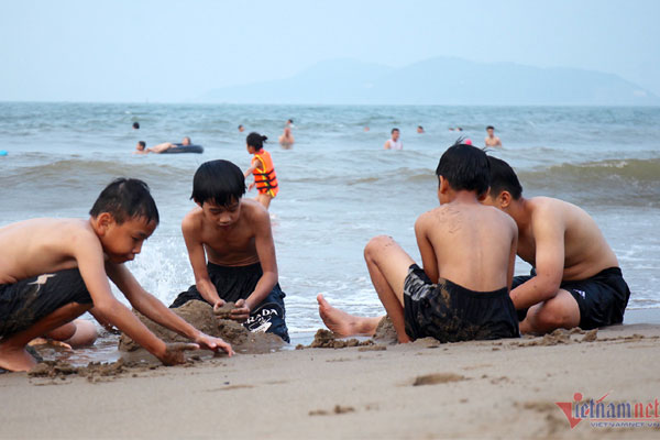 Tạm giam nghi phạm cầm dao uy hiếp nữ chủ quán thời trang để hiếp dâm-3