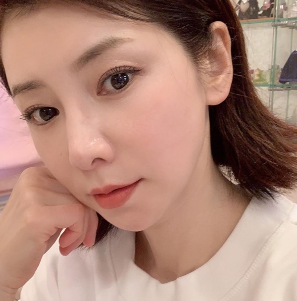 Bà mẹ Nhật 55 tuổi nhưng vẫn trẻ như tuổi 20, được ca ngợi là phù thủy sắc đẹp” nhờ các thói quen tuyệt vời này-4