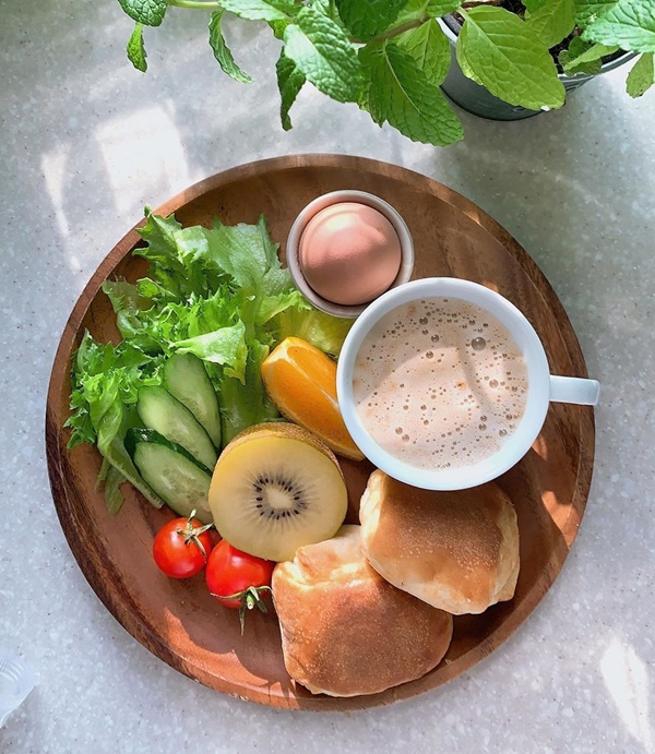 Bà mẹ Nhật 55 tuổi nhưng vẫn trẻ như tuổi 20, được ca ngợi là phù thủy sắc đẹp” nhờ các thói quen tuyệt vời này-6