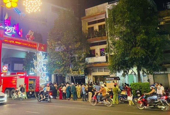 Đốt nhà và cửa hàng của bạn gái vì bị đòi chia tay, người đàn ông chết cháy-1