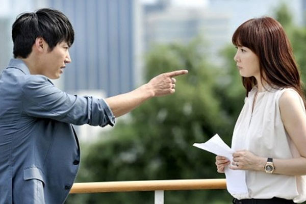 Giận chồng bỏ về nhà ngoại, nhận cuộc gọi từ cô em chồng tôi quyết định ly hôn luôn-1