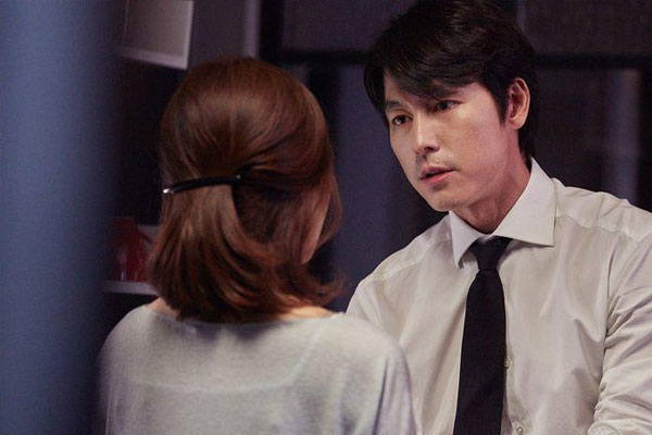 Nghi vợ phản bội vì cả tháng không cho chạm vào người, nhưng thấy em tắm, tôi tối mặt hiểu mình sai-1