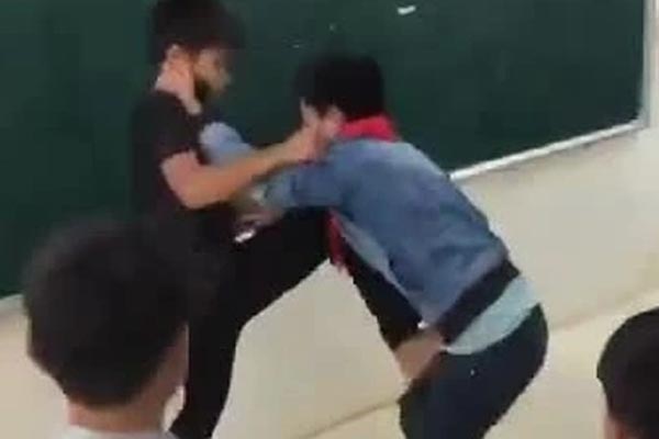 Vụ nam sinh lớp 8 bị đánh hội đồng: Làm rõ trách nhiệm tập thể, cá nhân-4