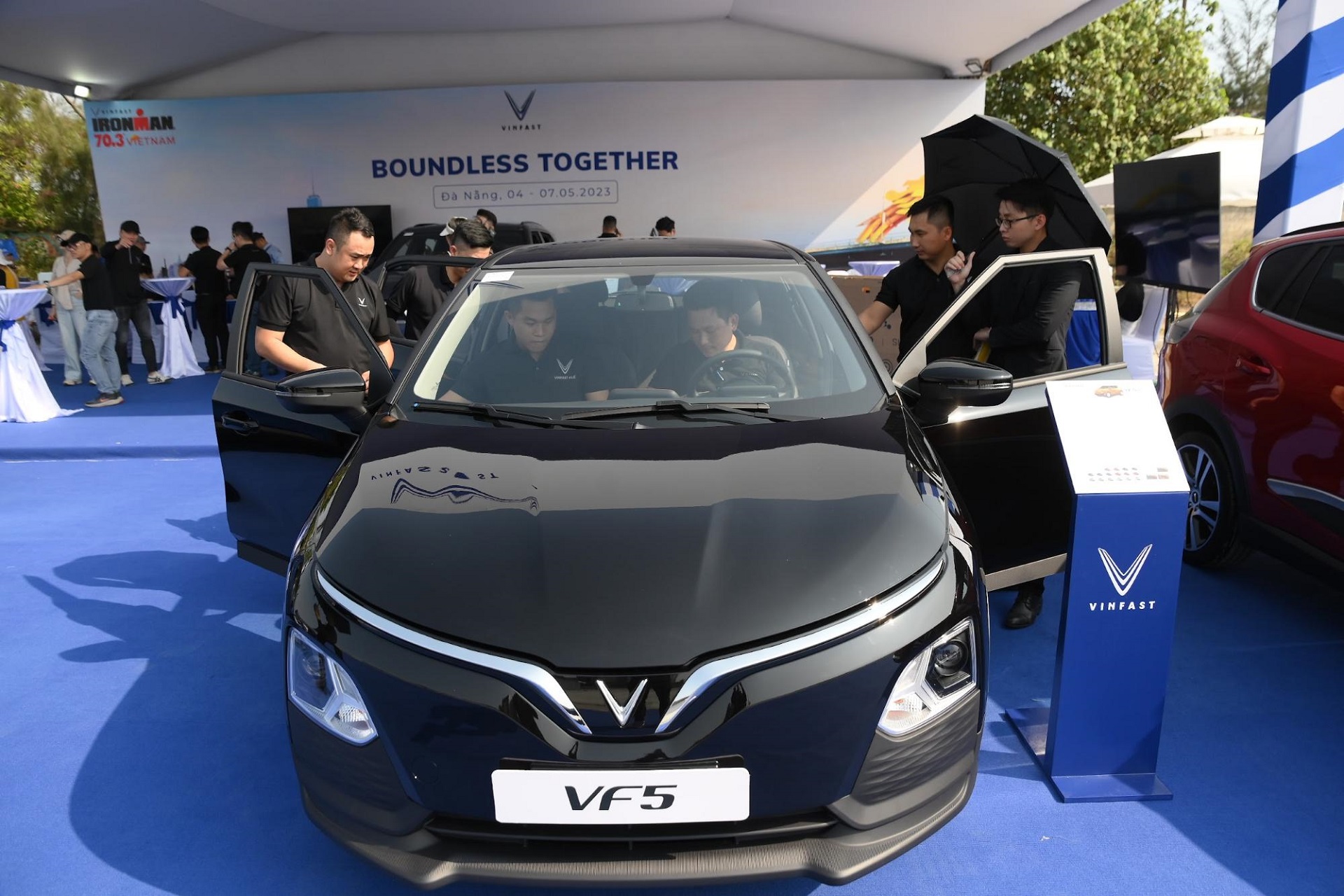 Dàn xe điện hút mọi ánh nhìn tại VinFast Ironman 70.3 Việt Nam 2023-7