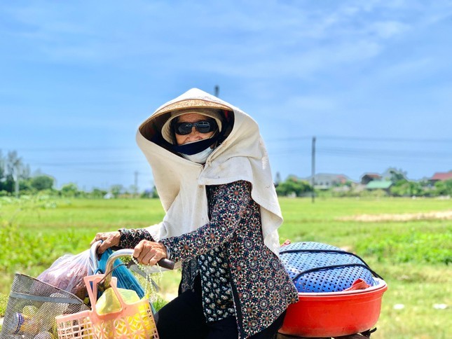 Mới nắng nung người lại đột ngột mưa xối xả: Mùa hè dị thường và khốc liệt-1