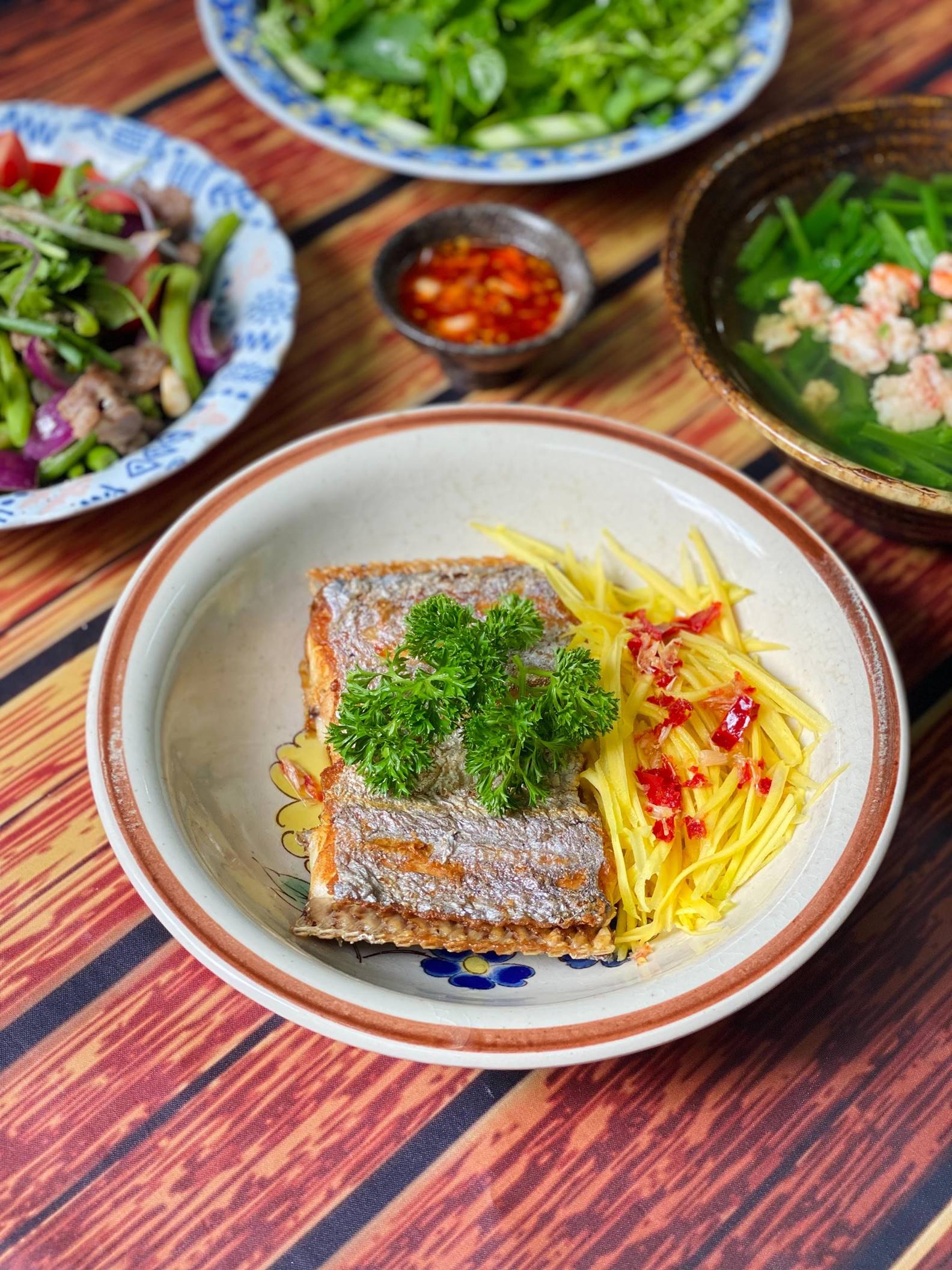 Mâm cơm đơn giản nhưng giàu dinh dưỡng cho cả nhà-1