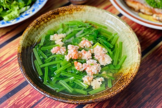 Mâm cơm đơn giản nhưng giàu dinh dưỡng cho cả nhà