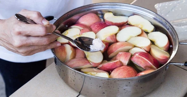 Cách rửa sạch rau quả được Tiktoker tiết lộ khiến chuyên gia nghe xong chỉ biết lắc đầu-1