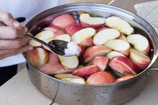 Cách rửa sạch rau quả được Tiktoker tiết lộ khiến chuyên gia nghe xong chỉ biết lắc đầu