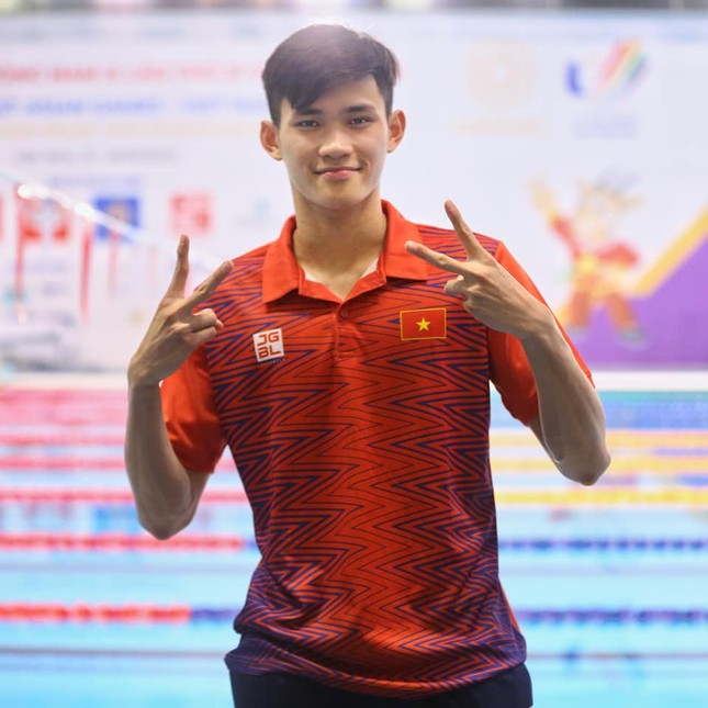 Loạt ảnh 6 múi cực chất của kình ngư Thanh Bảo thiết lập kỷ lục bơi lội ở SEA Games 32-2