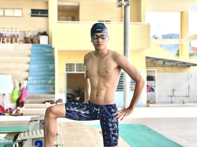 Loạt ảnh 6 múi cực chất của kình ngư Thanh Bảo thiết lập kỷ lục bơi lội ở SEA Games 32-4