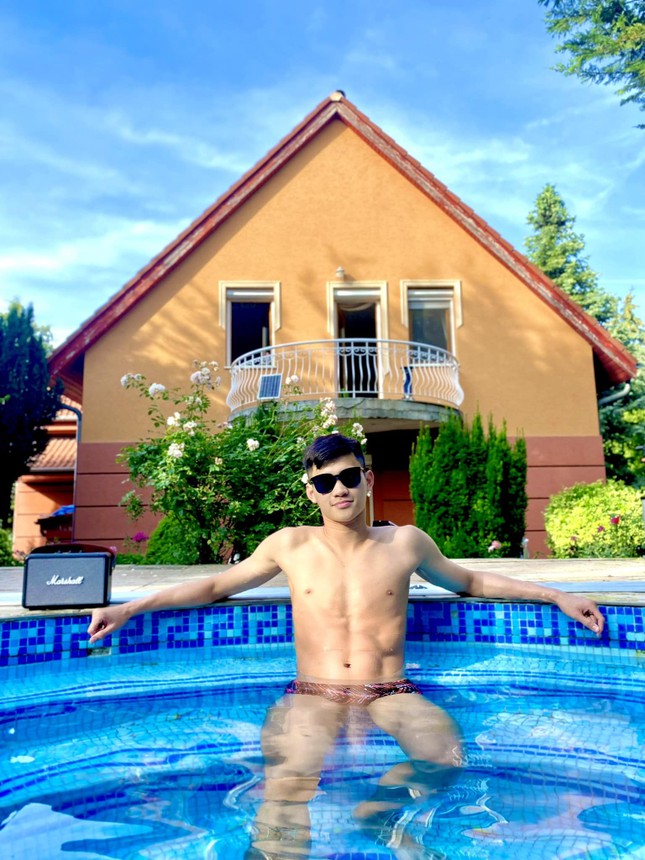 Loạt ảnh 6 múi cực chất của kình ngư Thanh Bảo thiết lập kỷ lục bơi lội ở SEA Games 32-5