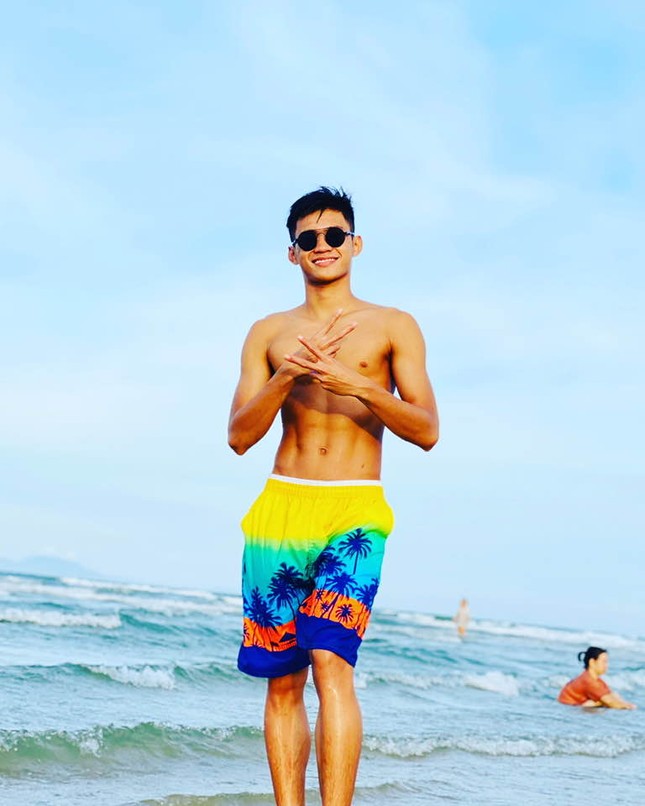 Loạt ảnh 6 múi cực chất của kình ngư Thanh Bảo thiết lập kỷ lục bơi lội ở SEA Games 32-8