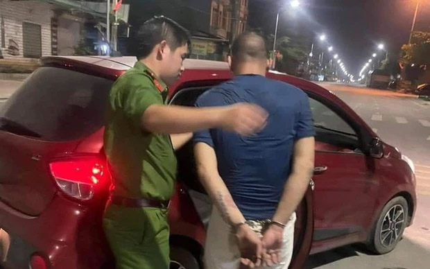 Nhân chứng kể lại việc bắt đối tượng dùng dao uy hiếp, khống chế đòi hiếp dâm trong đêm-1