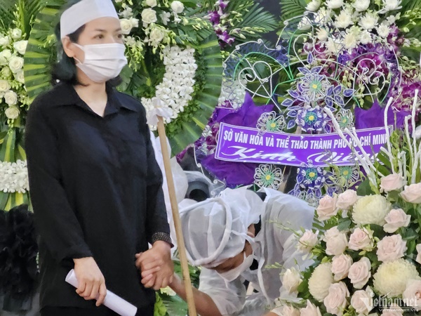 Chồng cũ hứa lo cho con trai 13 tuổi để NSƯT Hồng Vy vững lòng ra đi-1