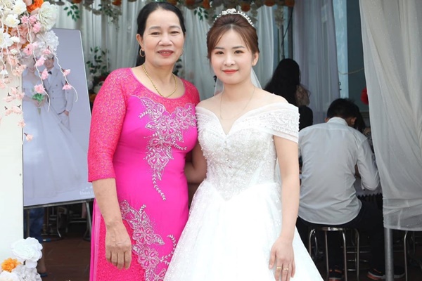 Mẹ chồng chăm cháu nội đau ốm để con dâu cũ nhẹ bước lấy chồng-3