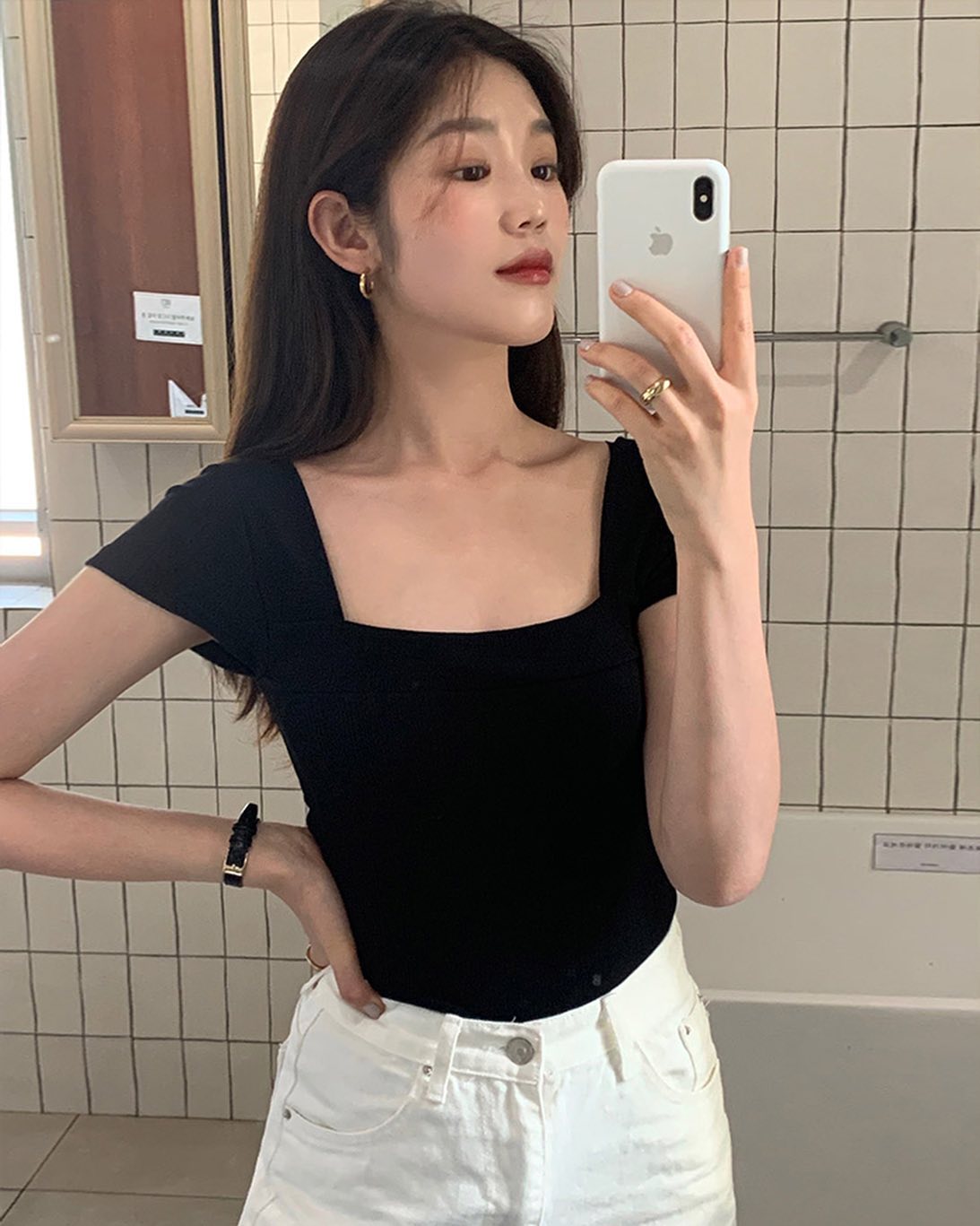 5 xu hướng áo thun thanh lịch, tinh tế của mùa hè 2023-7