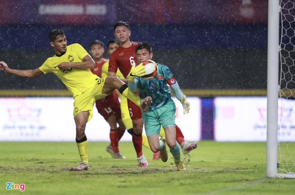 Bàn thắng gây tranh cãi của U22 Malaysia trước Việt Nam-2