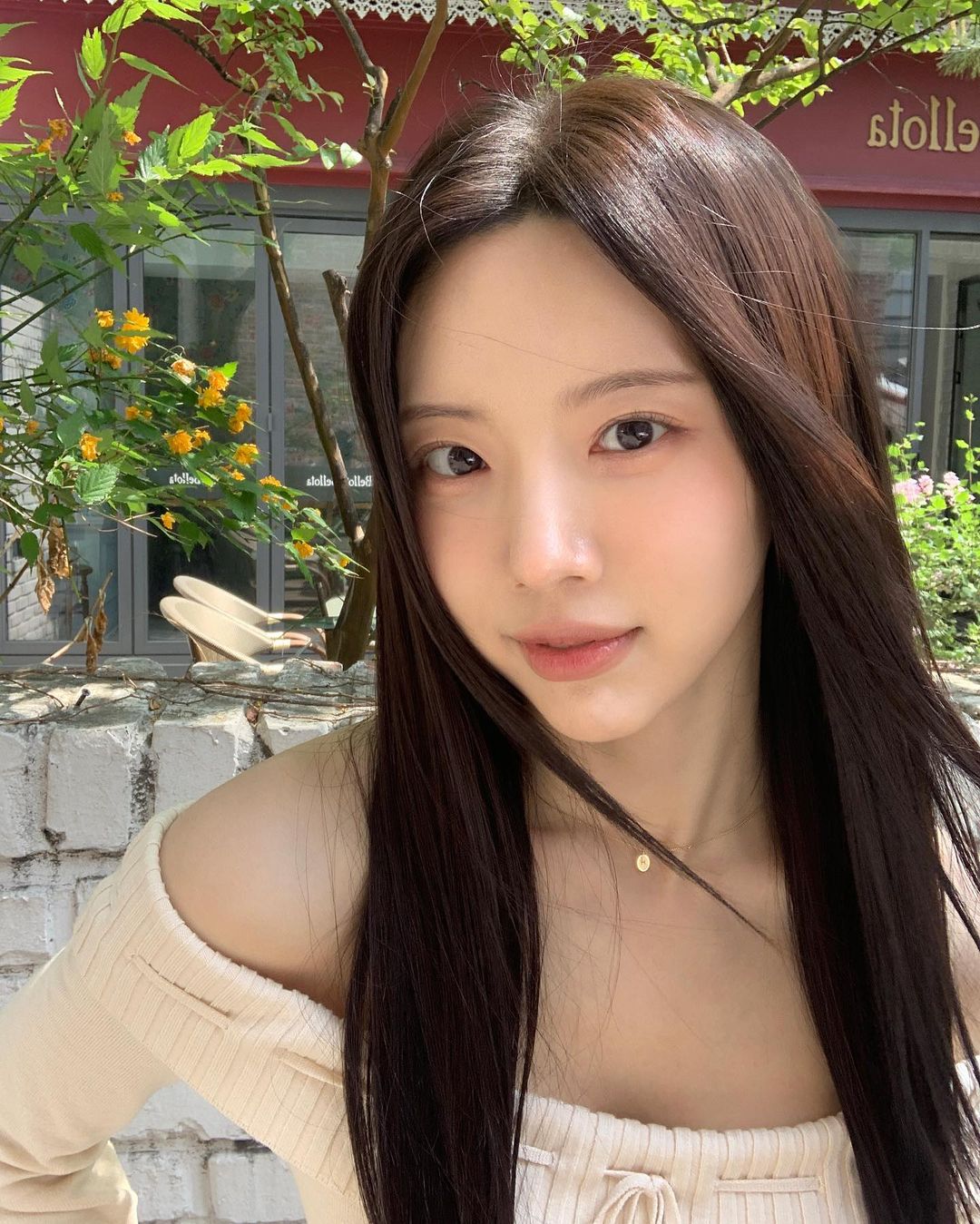 Mùa hè chăm sóc tóc thế nào để tránh xơ xác, gãy rụng?-2