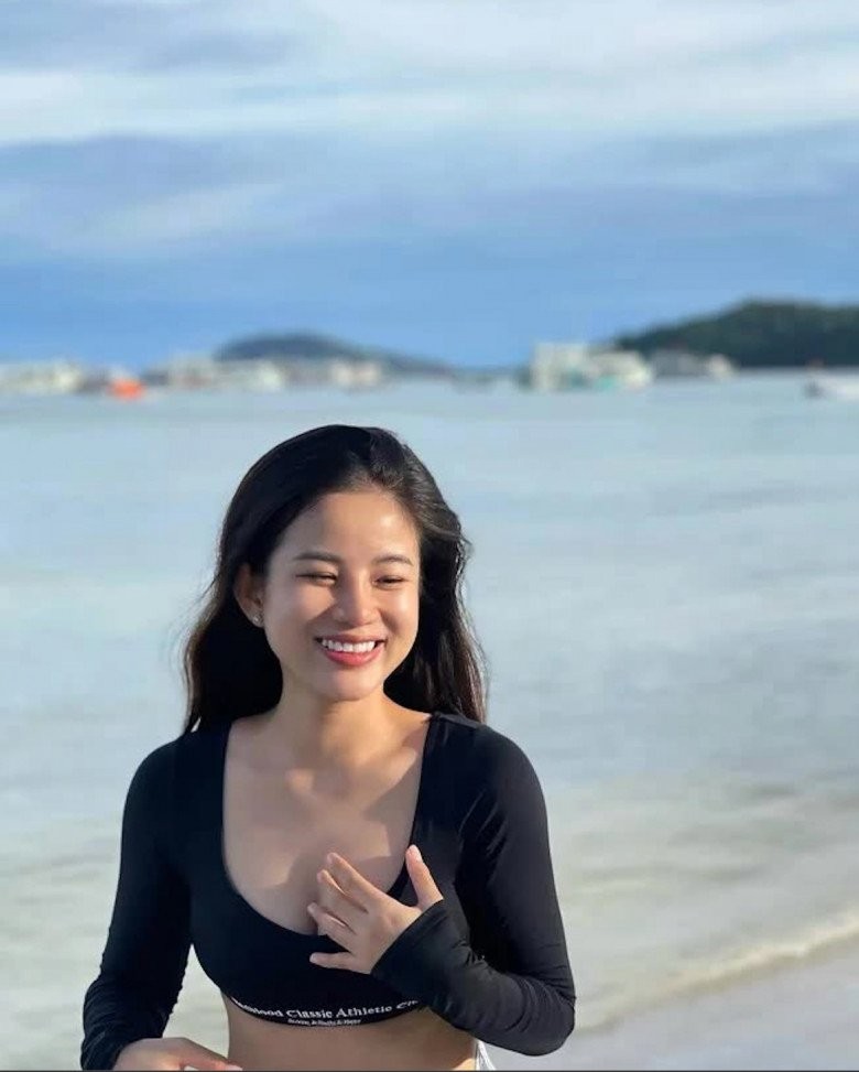 Chân dung vú em nhà Đoàn Di Băng bị gièm pha có quan hệ với ông chủ, mặt hoa da phấn, dáng nuột nà-2