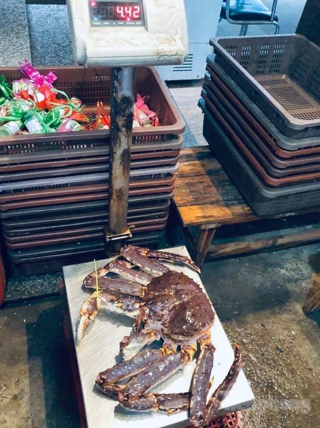 Thực hư một bữa ăn cua hoàng đế giá 20 triệu đồng-2