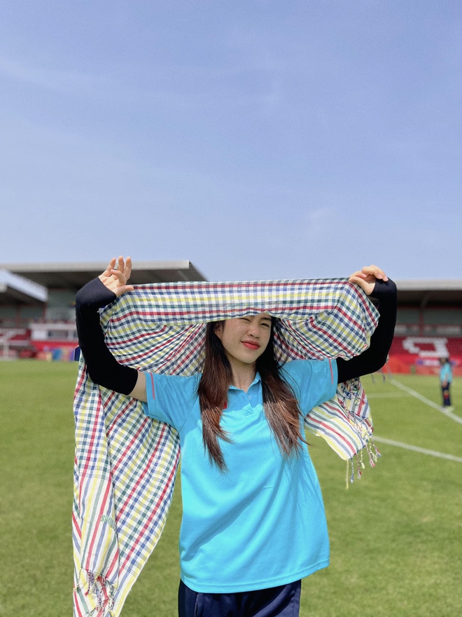 SEA Games 32 nóng như đổ lửa, hot girl bóng đá Thanh Nhã tung ảnh làm đổ fan-4