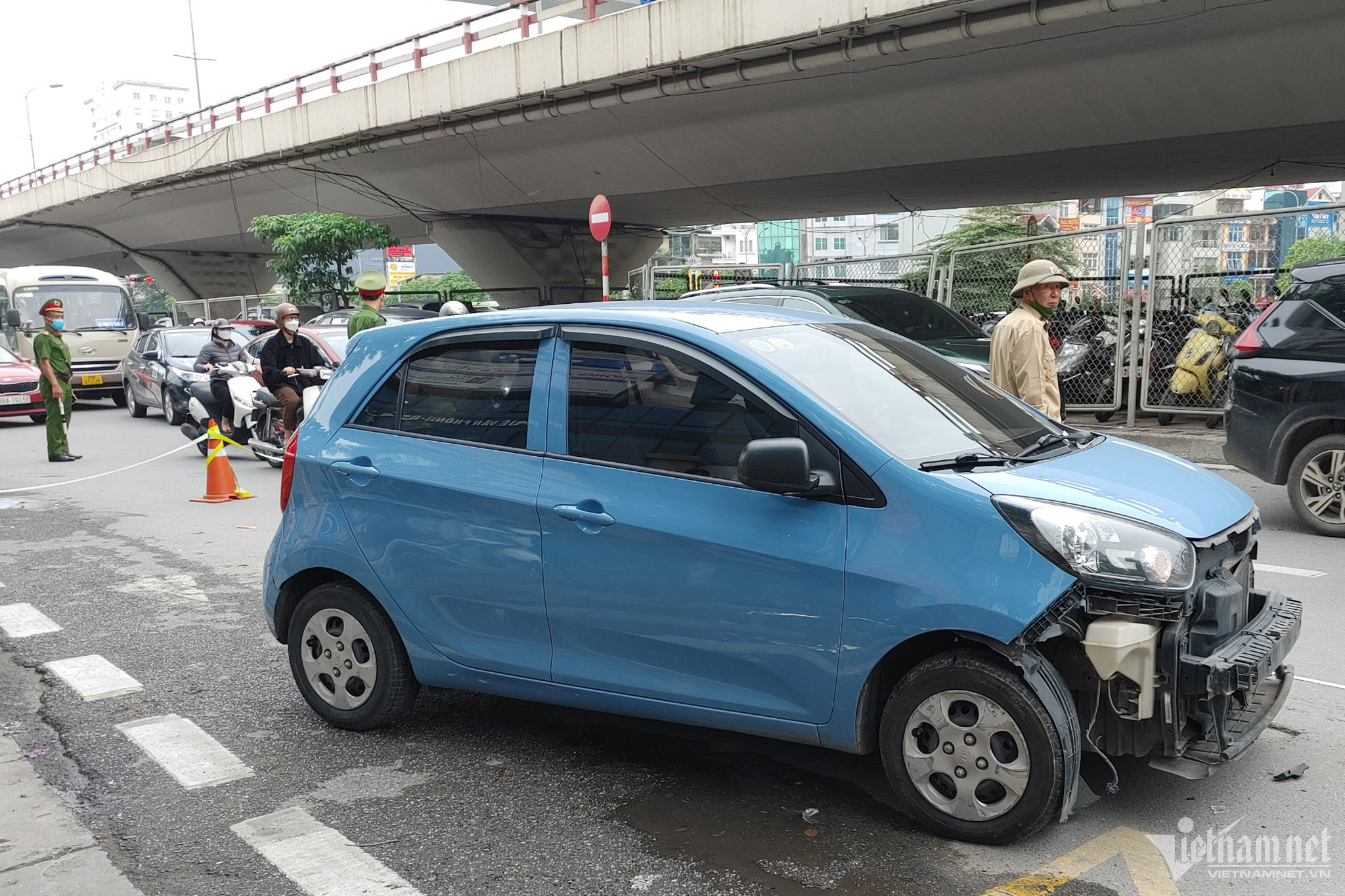 Hà Nội: Tai nạn liên hoàn trên đường Giải Phóng, 1 người tử vong tại chỗ-2