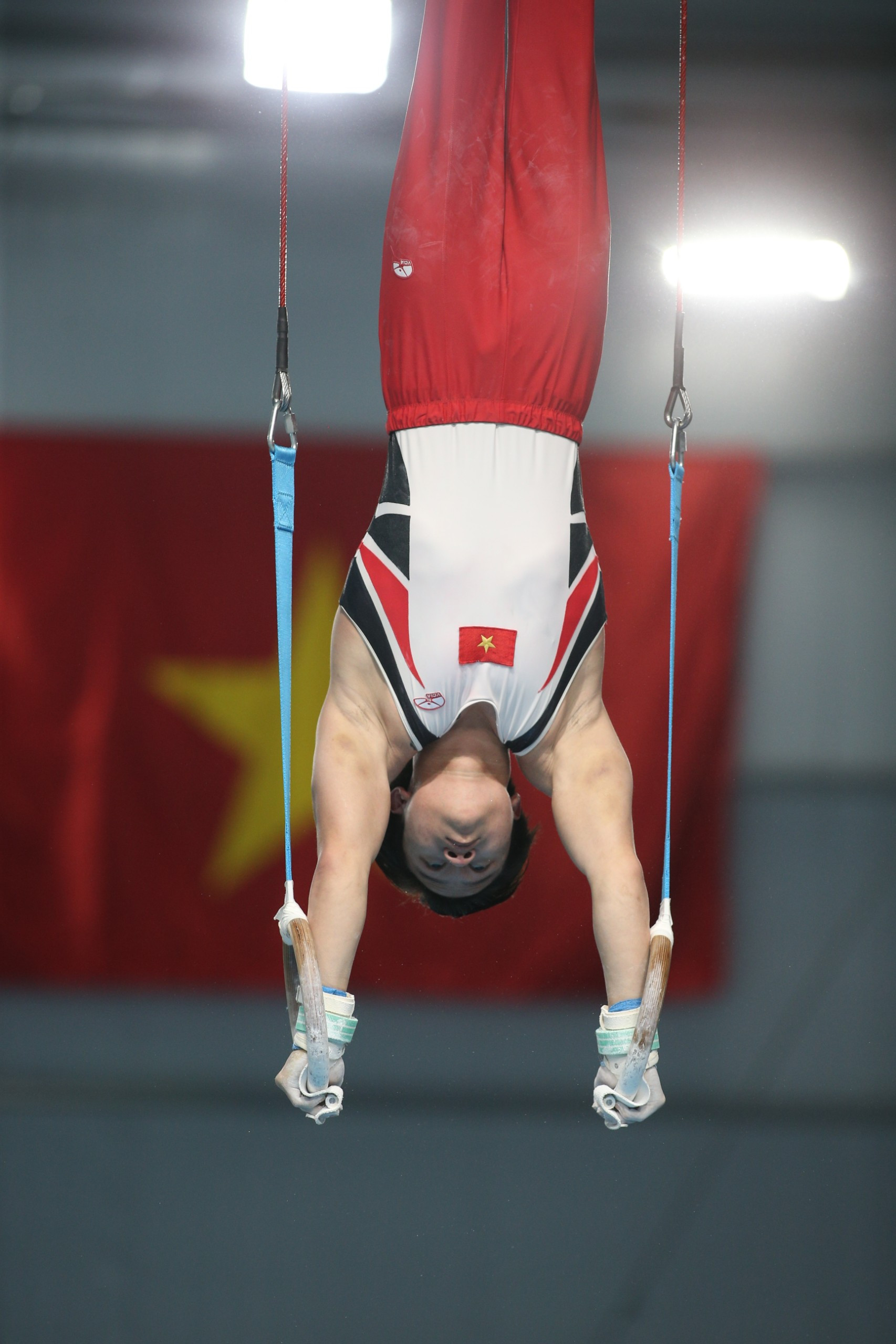 VĐV Việt Nam đánh bại nhà vô địch TDDC thế giới, giành HCV SEA Games-1