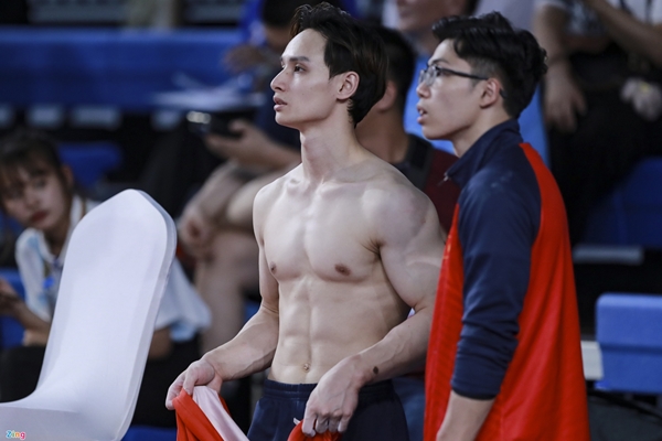 Nguyễn Thị Oanh: ‘Siêu nhân’ trên đường chạy nhận lương 7 triệu đồng-7