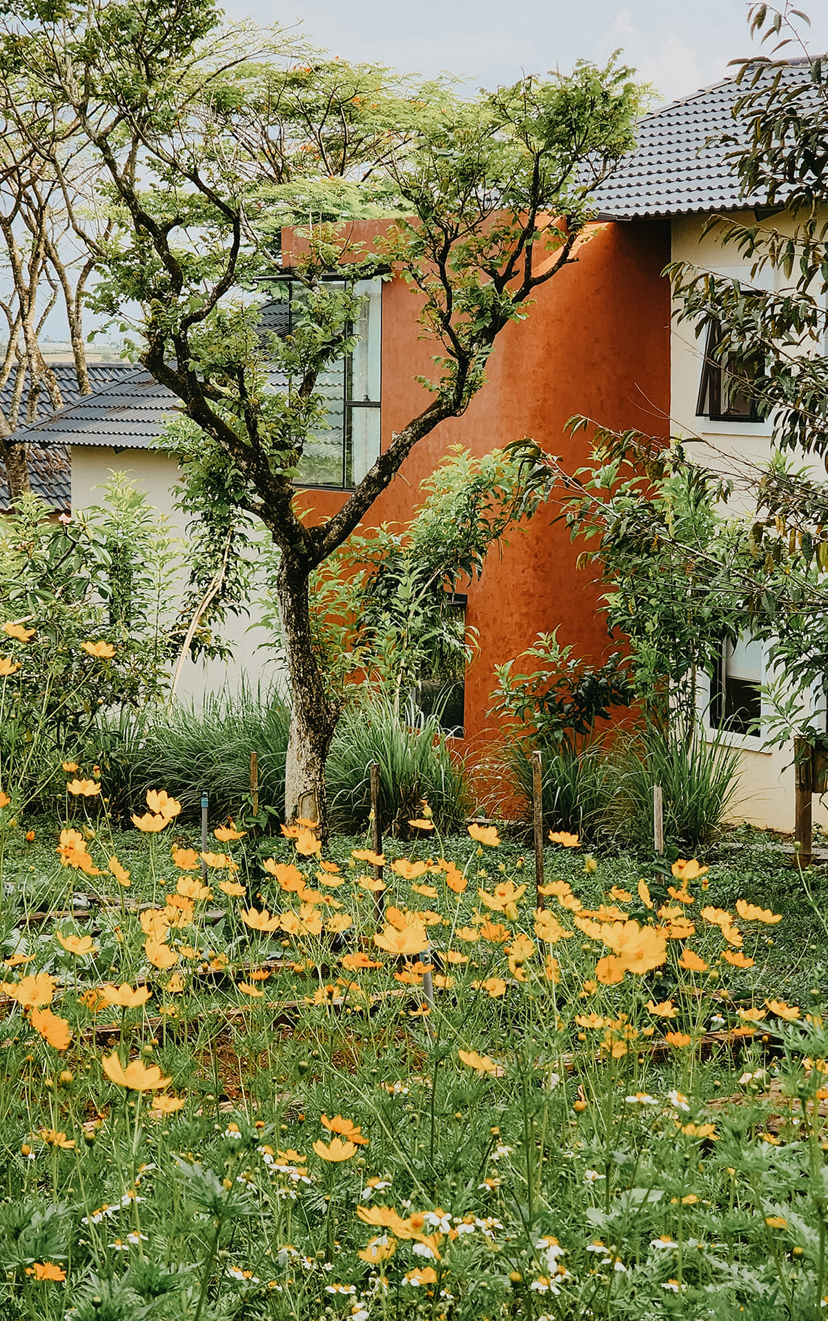 Căn nhà cực ấn tượng của NTK Adrian Anh Tuấn và bạn đời khiến mẹ vỡ òa vì quá đẹp-12