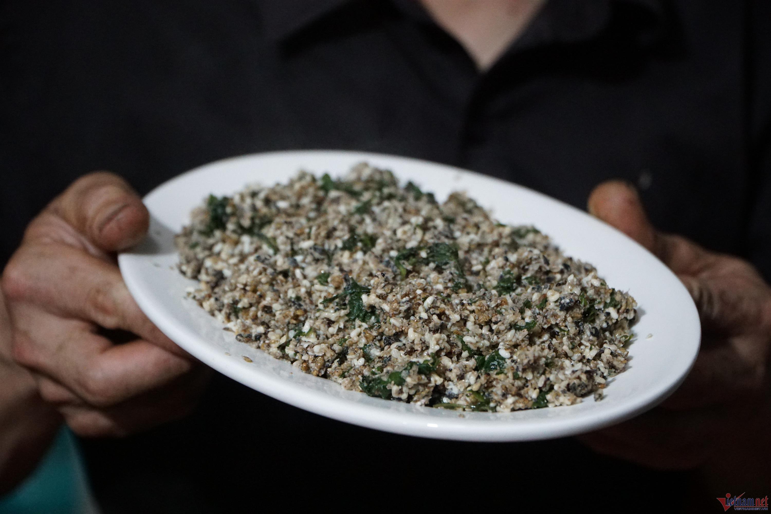 Đi săn trứng kiến, người dân vùng cao Thanh Hóa kiếm tiền triệu mỗi ngày-5