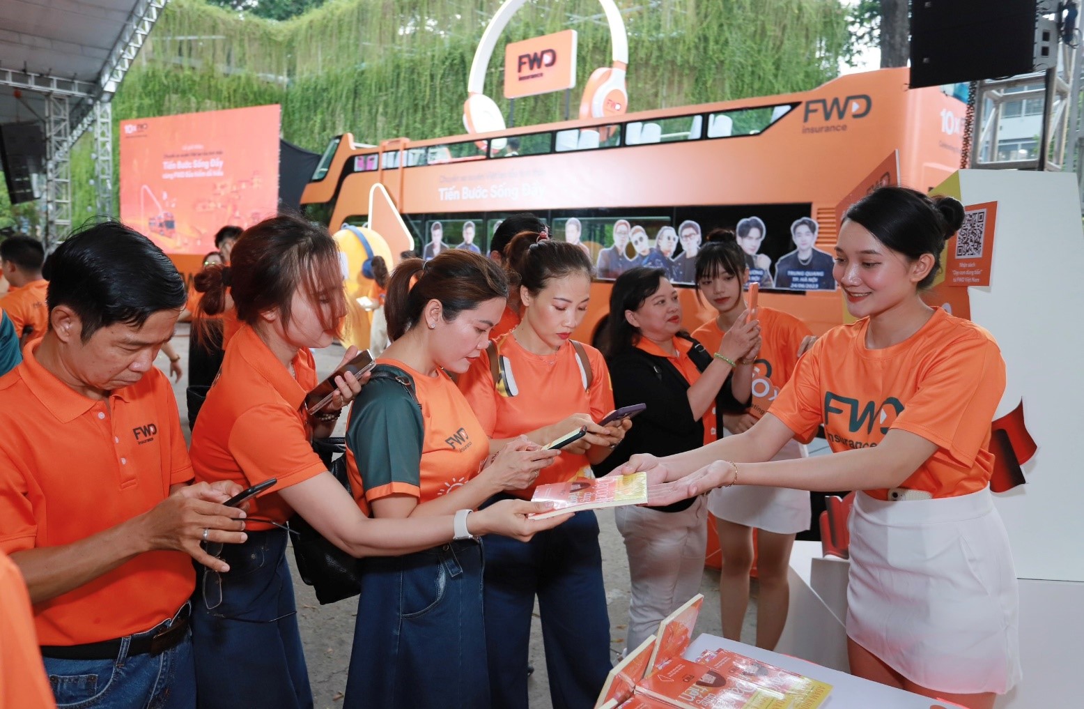 Chuyến xe xuyên Việt lan tỏa tinh thần ‘Tiến bước sống đầy’-2