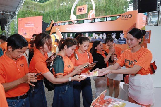 Chuyến xe xuyên Việt lan tỏa tinh thần ‘Tiến bước sống đầy’