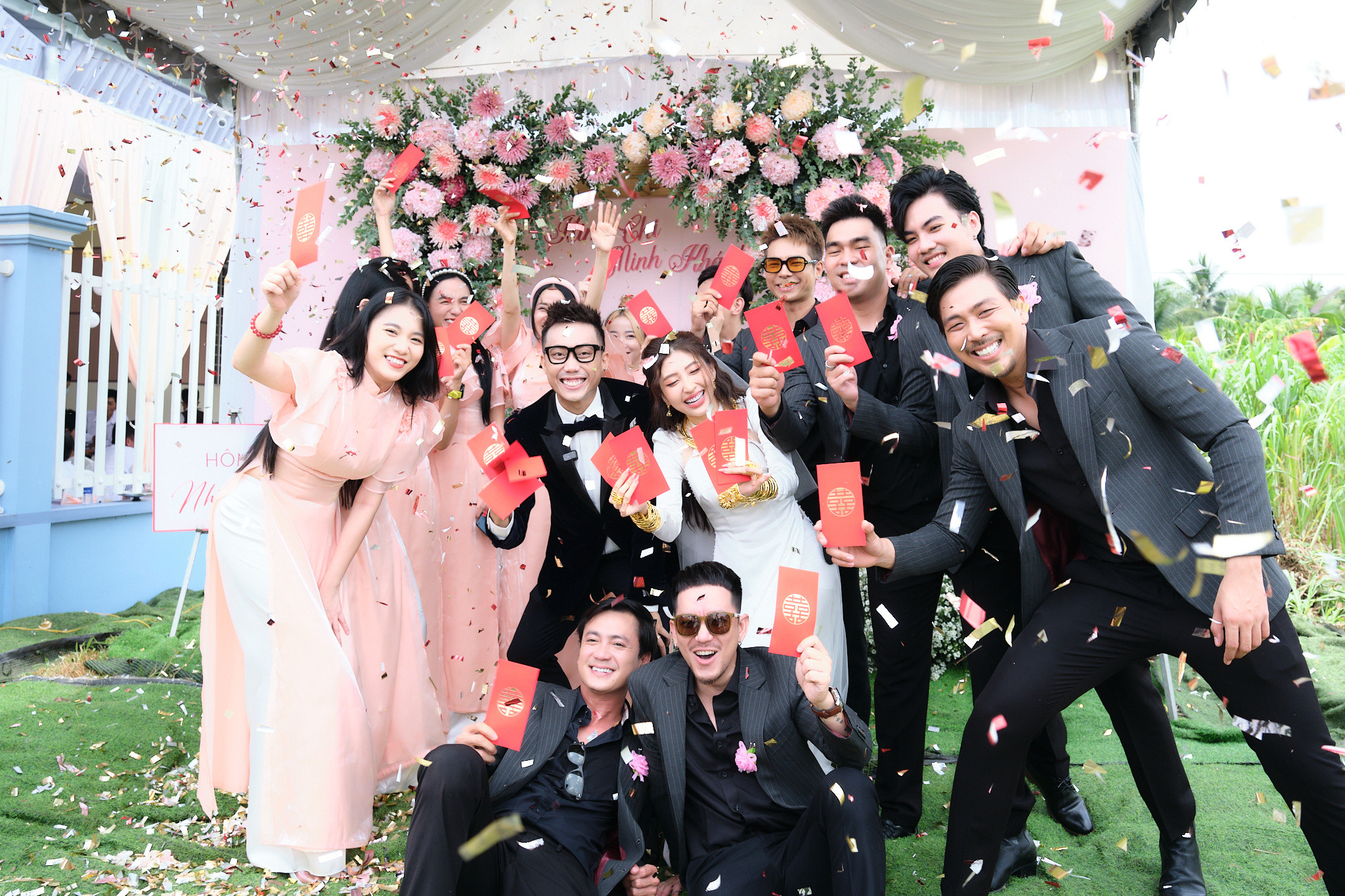 Dàn sao dự ăn hỏi diễn viên Gino Tống, cô dâu được tặng hơn 20 cây vàng-10