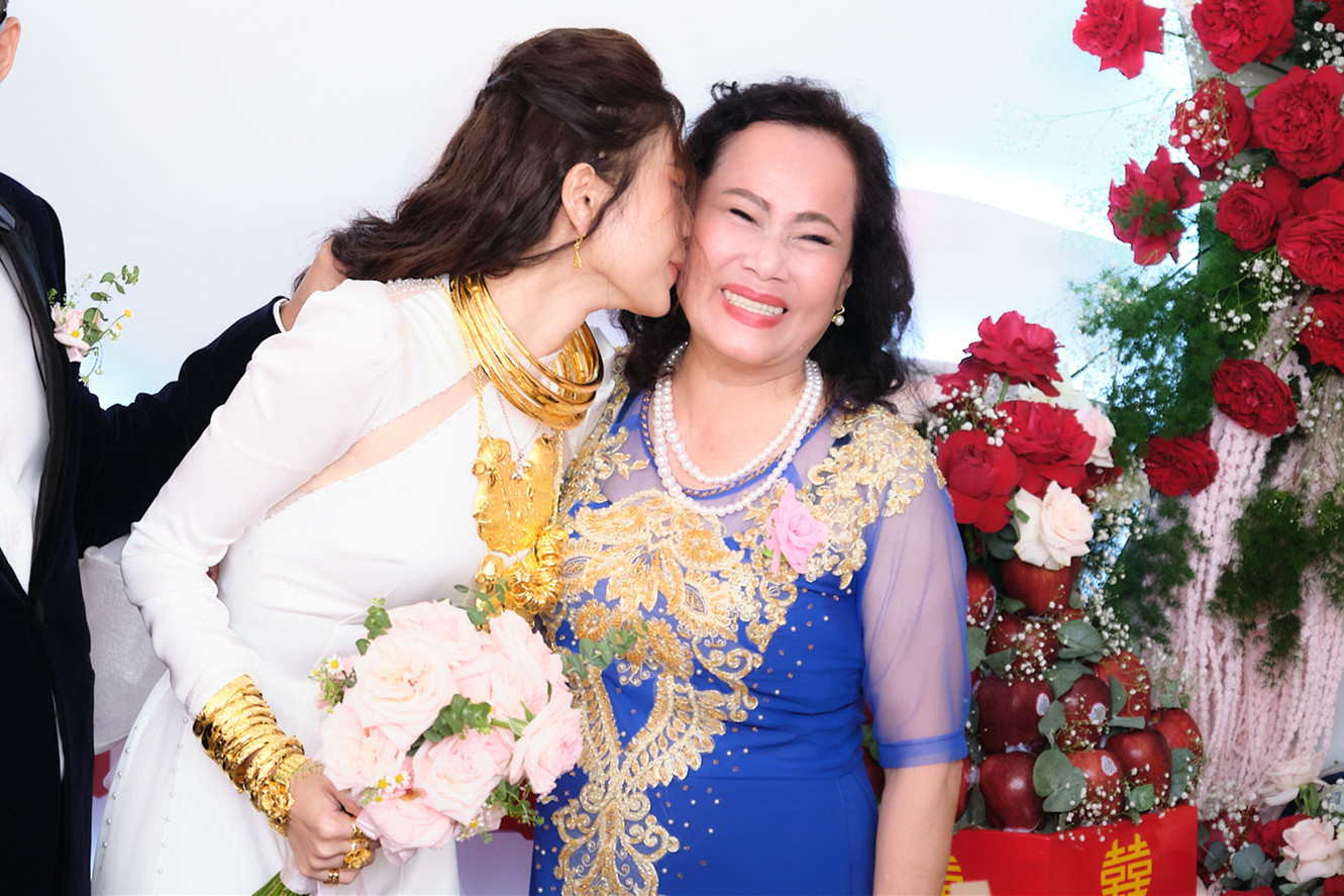 Dàn sao dự ăn hỏi diễn viên Gino Tống, cô dâu được tặng hơn 20 cây vàng-7