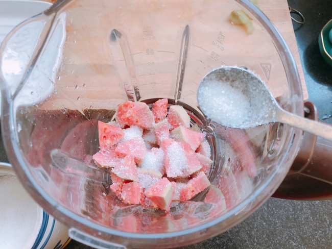 Xay ổi rồi cho thêm nguyên liệu này sẽ được một ly nước thơm ngon bổ dưỡng-3