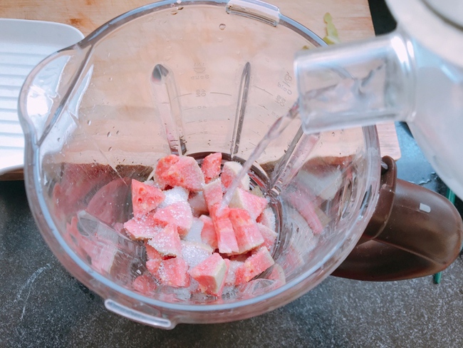 Xay ổi rồi cho thêm nguyên liệu này sẽ được một ly nước thơm ngon bổ dưỡng-4