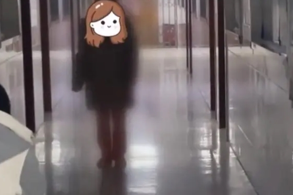 Nữ sinh lớp 8 nhập viện tâm thần: Bạn cầm vở tát vào mặt, đe dọa suốt ngày-2