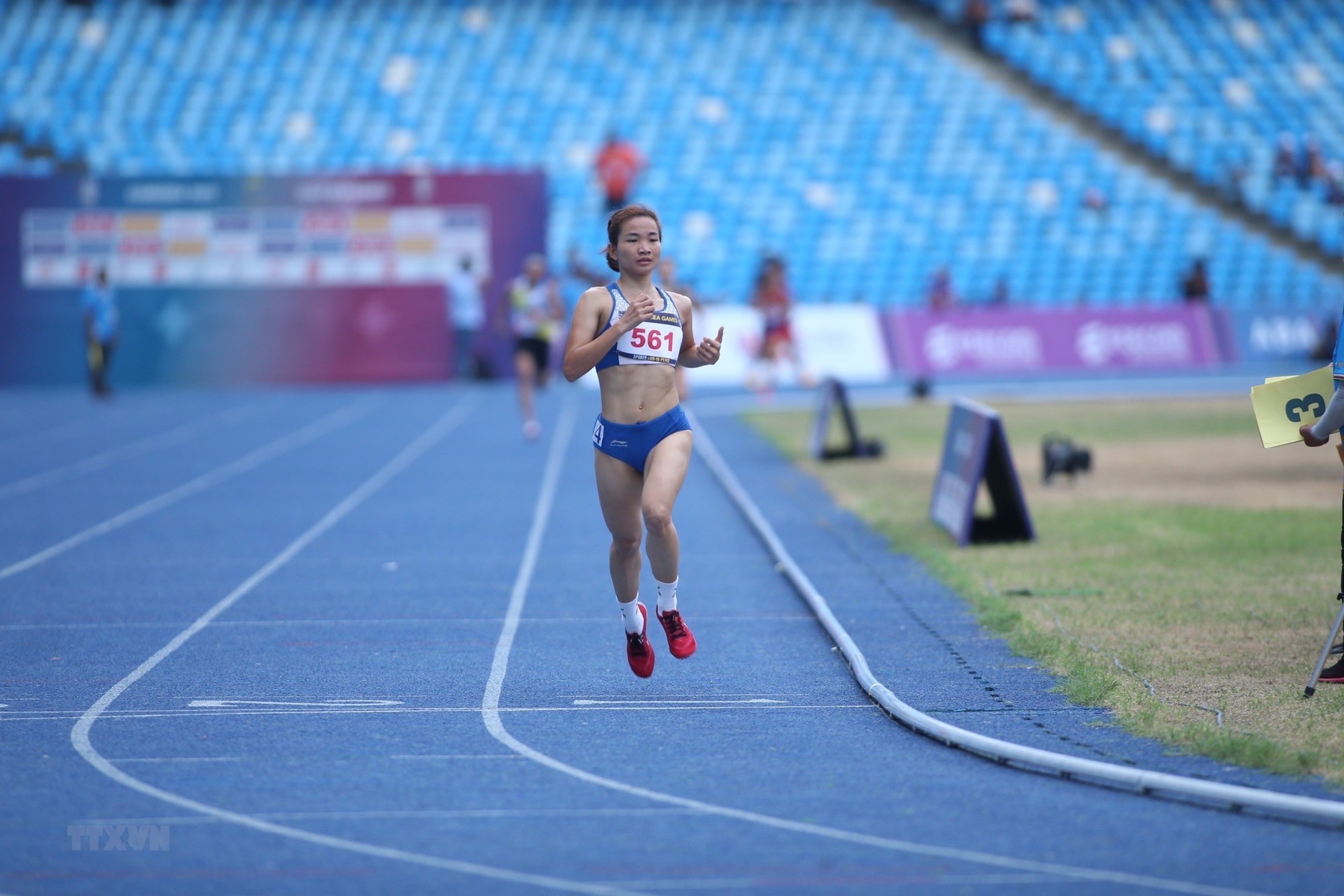 Chân dung Nguyễn Thị Oanh - cô gái Bắc Giang giành 2 HCV SEA Games trong vòng 20 phút: Nghị lực phi thường tạo nên nữ hoàng điền kinh-2