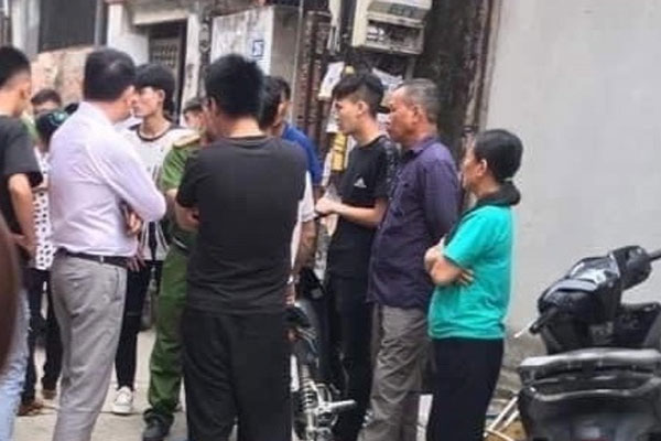 Cô gái dùng dao đâm 1 người tử vong, 2 người bị thương-1