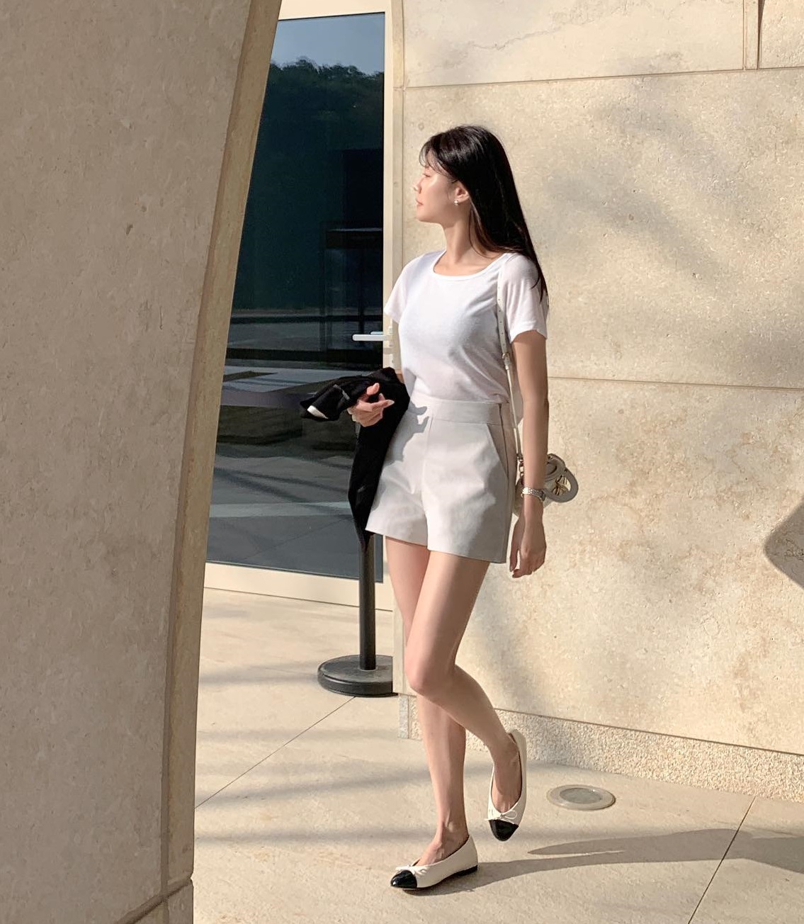 6 mẫu giày sang trọng, phù hợp với phong cách tối giản-2