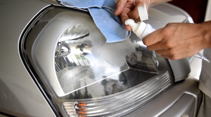 Cách làm sạch và đánh bóng đèn pha ô tô chỉ bằng nguyên liệu rẻ tiền-1