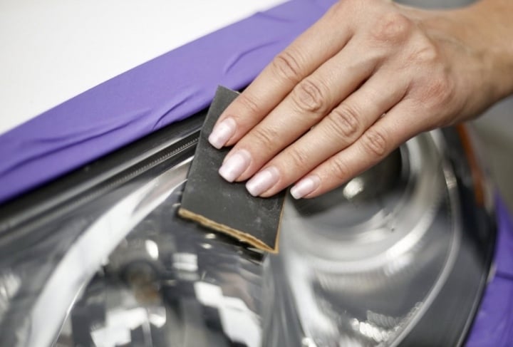 Cách làm sạch và đánh bóng đèn pha ô tô chỉ bằng nguyên liệu rẻ tiền-3