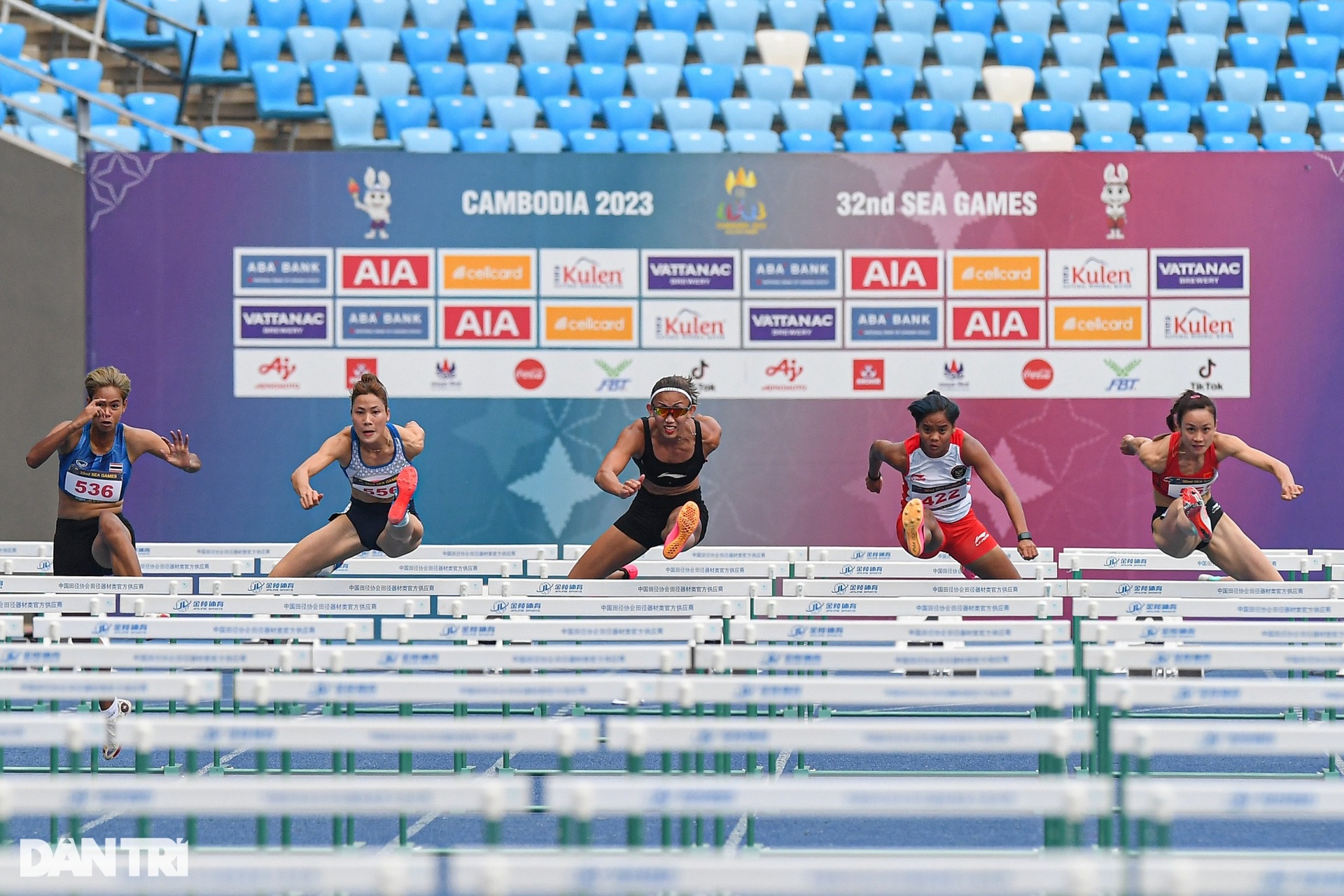 Khoảnh khắc hoa khôi điền kinh bật khóc trong lần đầu giành HCV SEA Games-1