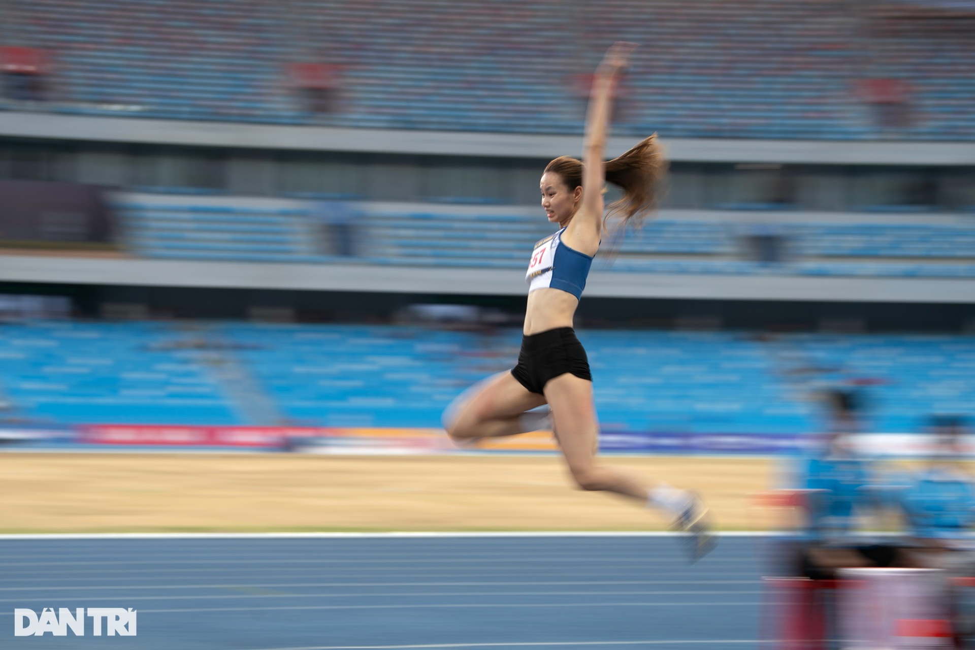 Khoảnh khắc hoa khôi điền kinh bật khóc trong lần đầu giành HCV SEA Games-10