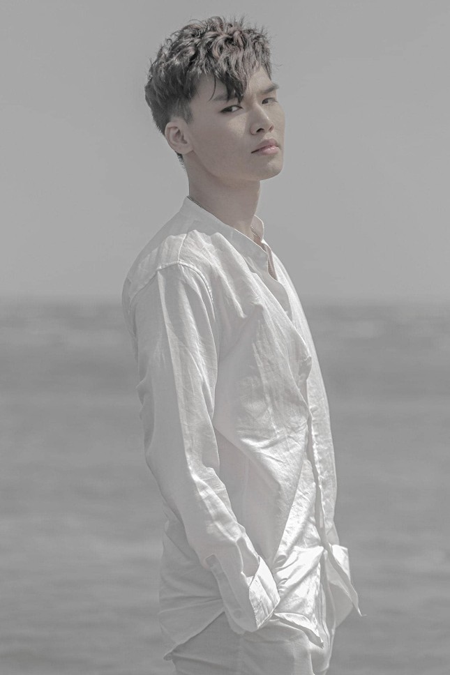 Ca sĩ Hồ Minh Tuấn mất ở tuổi 25 do đột quỵ trên cầu ở quận 7-1